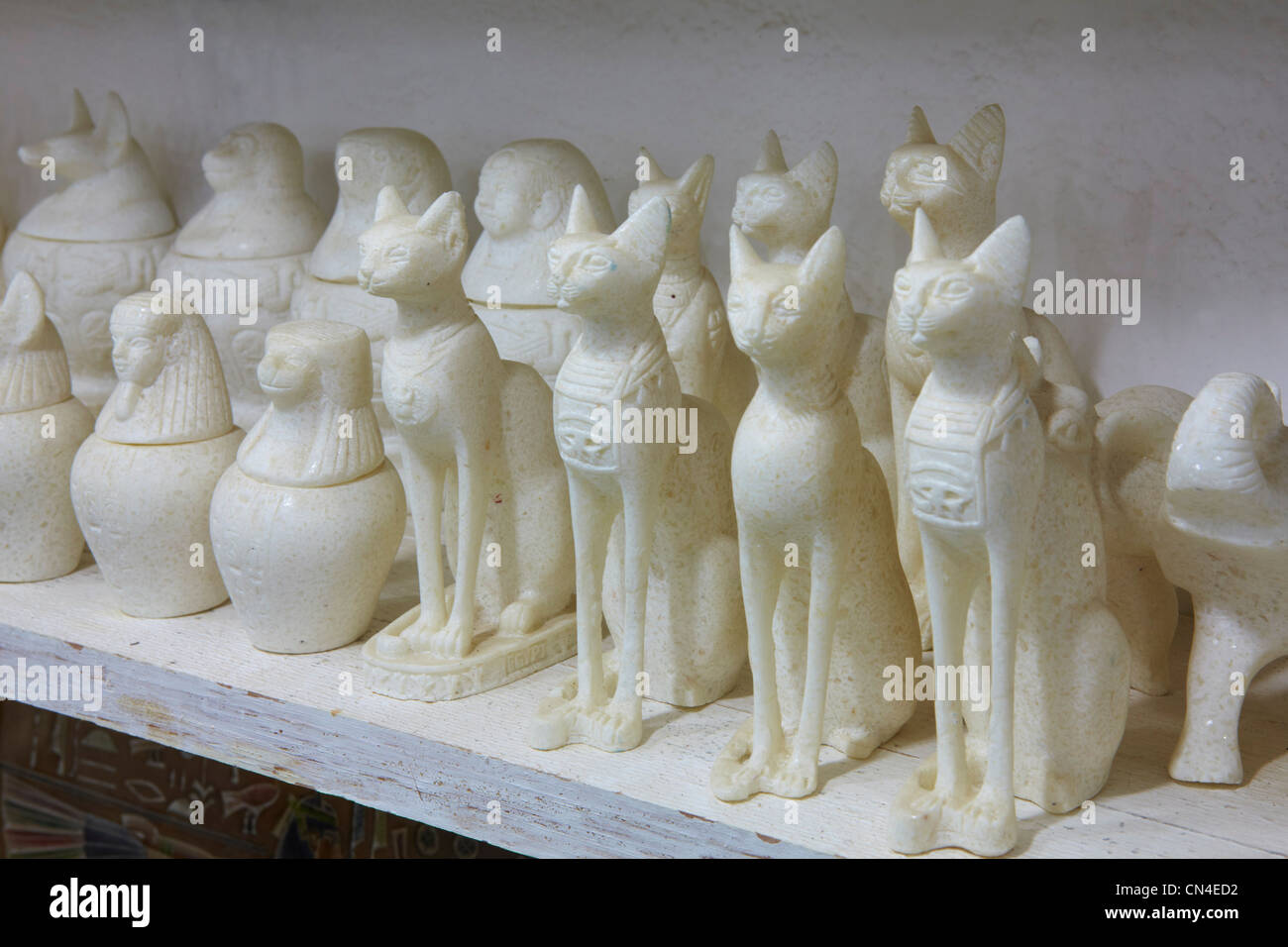Alabaster Souvenirs aus Ägypten, Hand gemacht Statuen aus Alabaster, Assuan, Ägypten Stockfoto