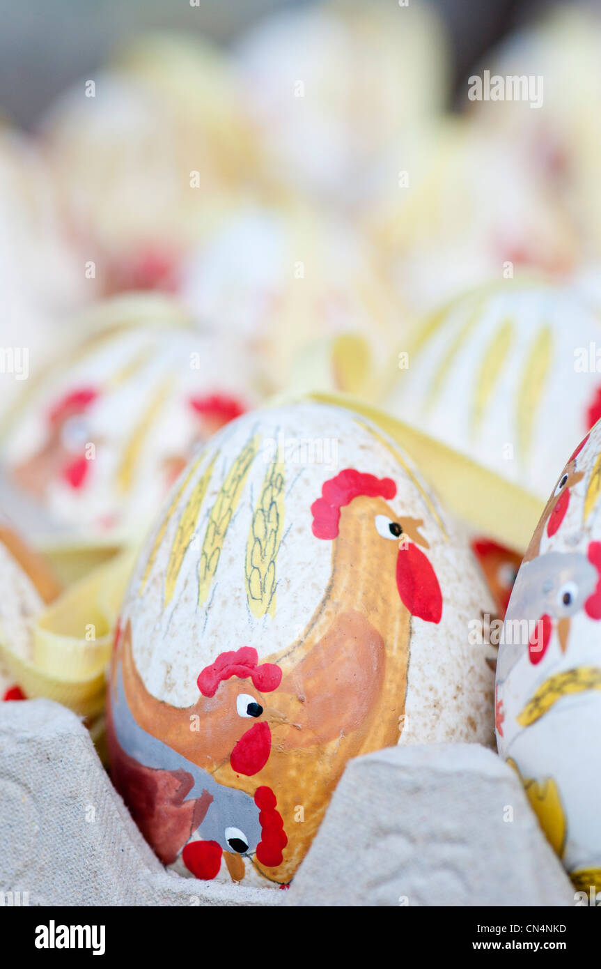 4Hand bemalt und von hand dekorierte Eierschalen um Ostern in der alten Wiener Ostermarkt auf der Freyung, Vienna zu feiern. Stockfoto