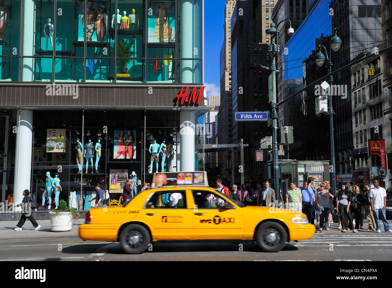 USA, New York, Manhattan, Midtown, 5th Avenue und 42nd Street Stockfoto