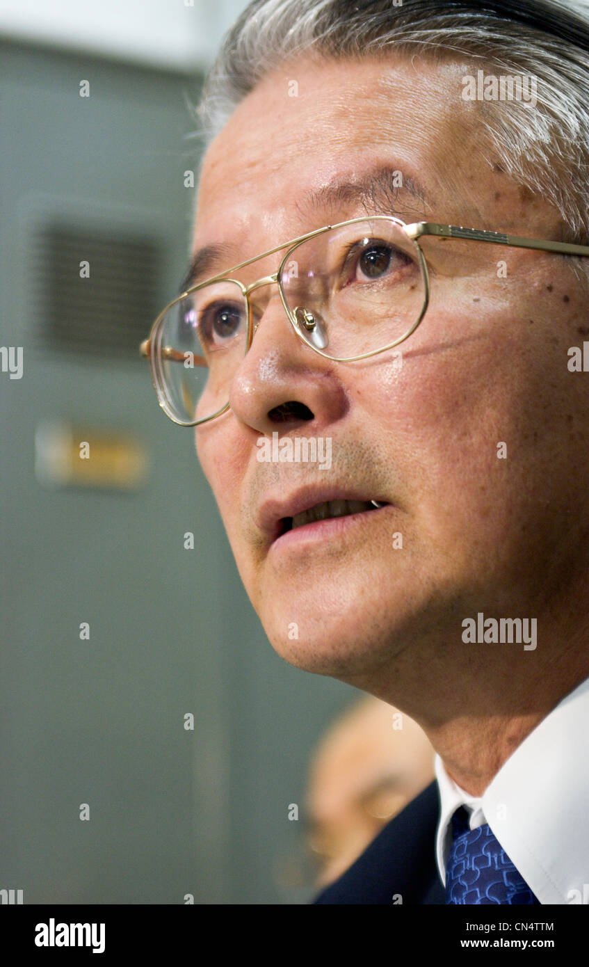 Tsunehisa Katsumata, Vorsitzender der Tokyo Electric Power Co., TEPCO, nimmt Fragen aus der Presse auf ein Ergebnis briefing Stockfoto