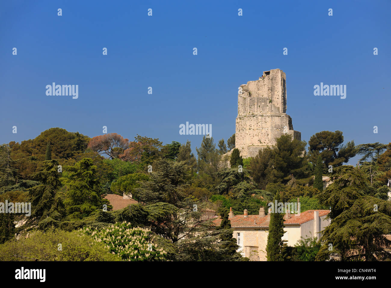 Frankreich, Turm Gard, Nimes, Magne oben auf den "Jardins De La Fontaine" Stockfoto