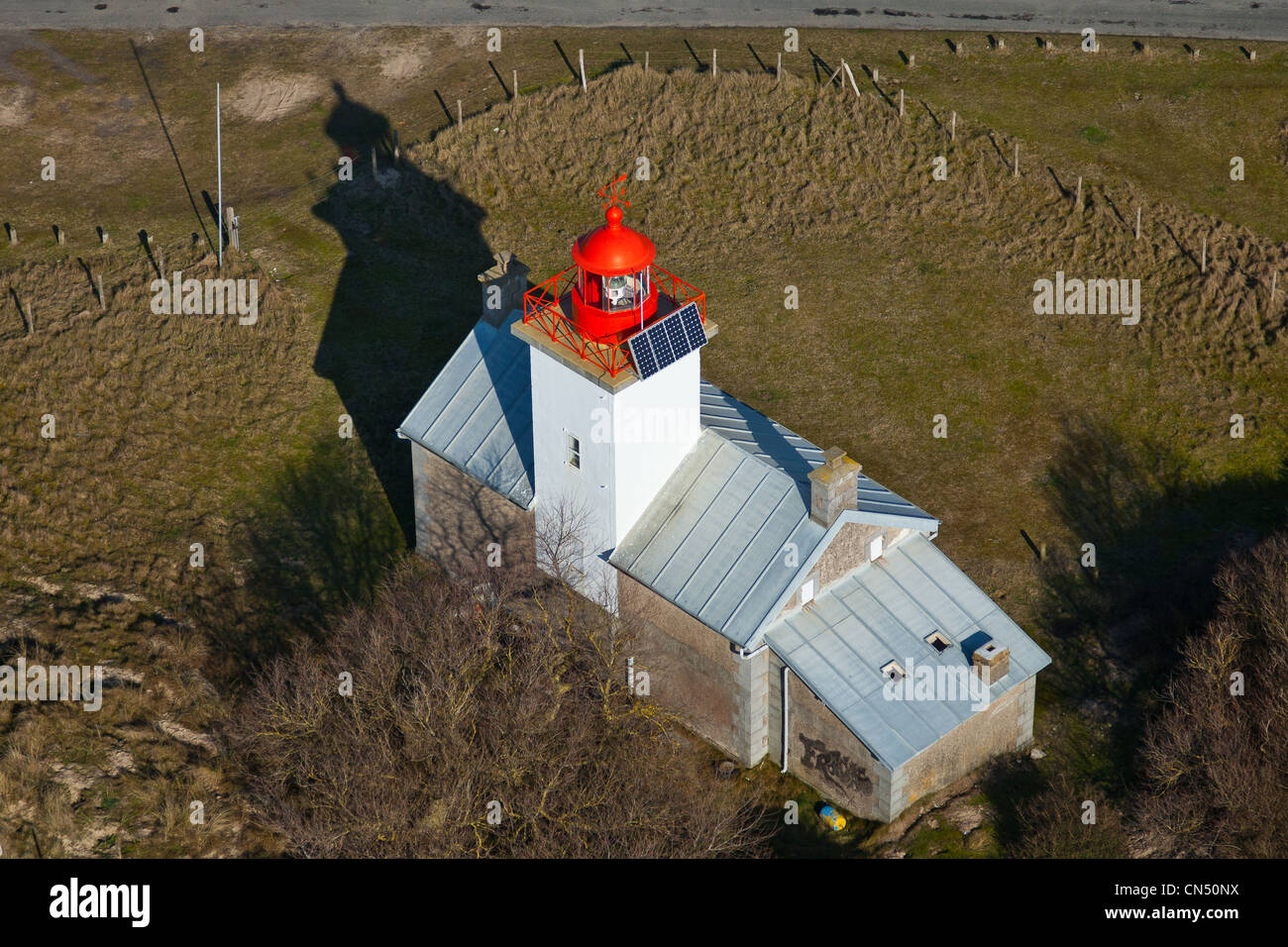 Frankreich, Manche, Coutainville, Leuchtturm von Pointe d ' Agon (Luftbild) Stockfoto