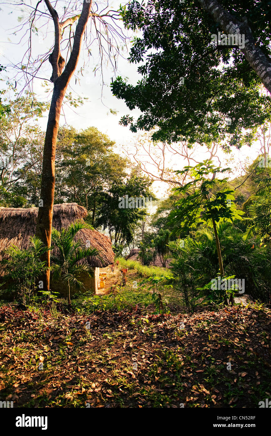 Eine Kabine Frontmann See Peten Itza in Ni'tun Lodge. Petén, Guatemala. Stockfoto