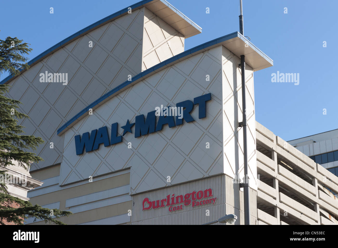 Die Walmart Stores in White Plains, New York. Dieser Standort geschlossen im Jahr 2018. Stockfoto