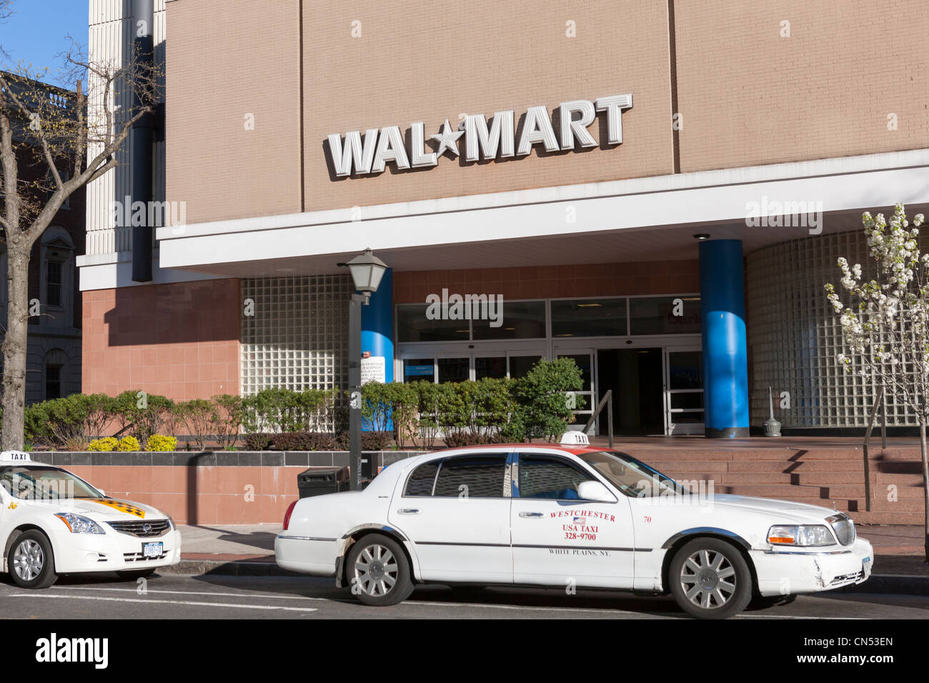 Die Walmart Stores in White Plains, New York. Dieser Standort geschlossen im Jahr 2018. Stockfoto