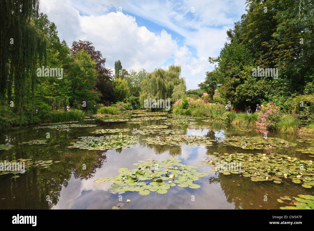 Lily Pond und Wasser Lilien, Monets Garten Giverny, Normandie, Frankreich. Stockfoto