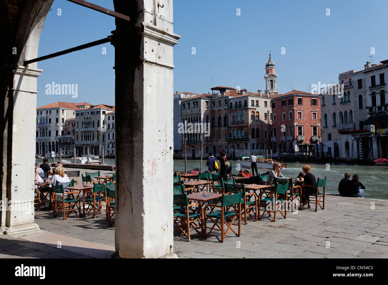 Italien, Venetien, Venedig, Weltkulturerbe der UNESCO, San Polo Bezirk, Terrasse in der Nähe der Mercati di Rialto (Rialto Stockfoto