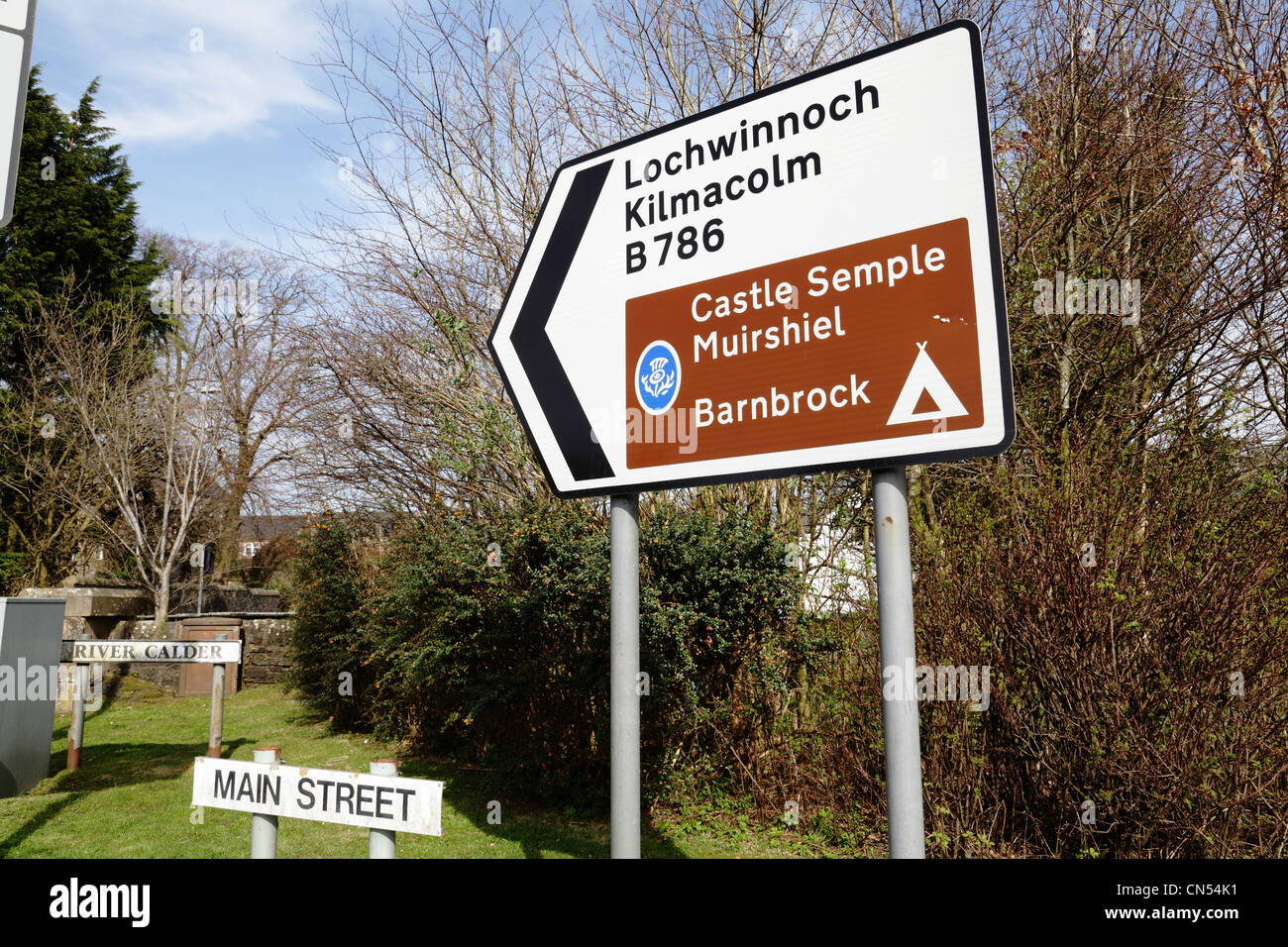 Straße Richtung Zeichen, Lochwinnoch, Scotland, UK Stockfoto