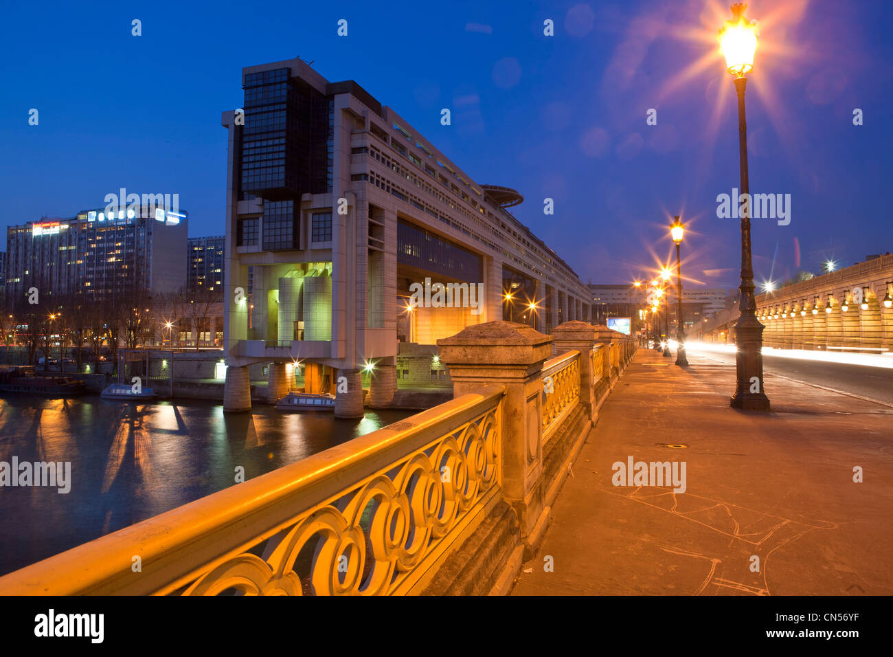La Démesure Quai De La Rapée Paris Frankreich, Paris, Quai De La Rapee, Ministerium für Wirtschaft und