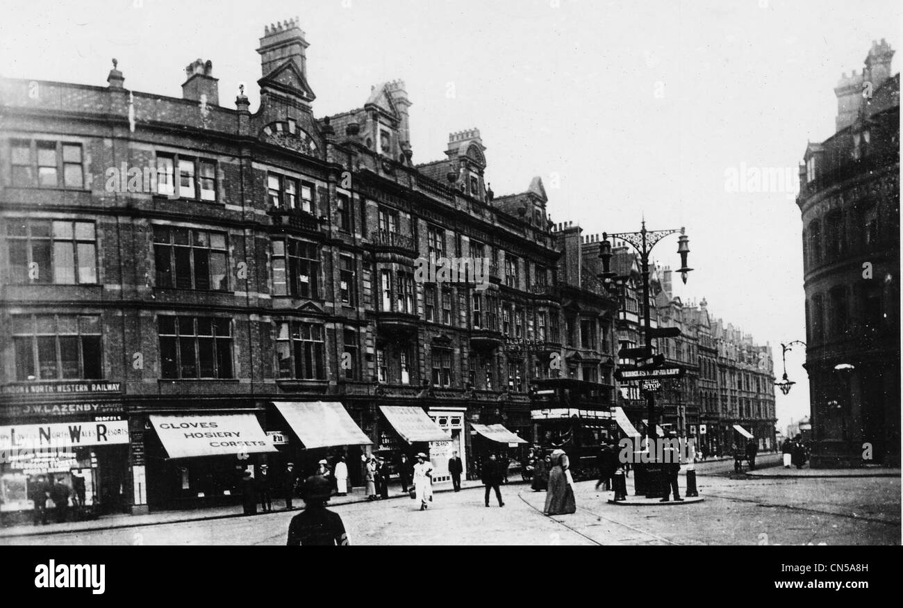 Princes Square und Lichfield Street, Wolverhampton, c 1910. Geschäfte gehören J W Lazenby, Spediteur & der LNWR-Eisenbahn-Büro Stockfoto