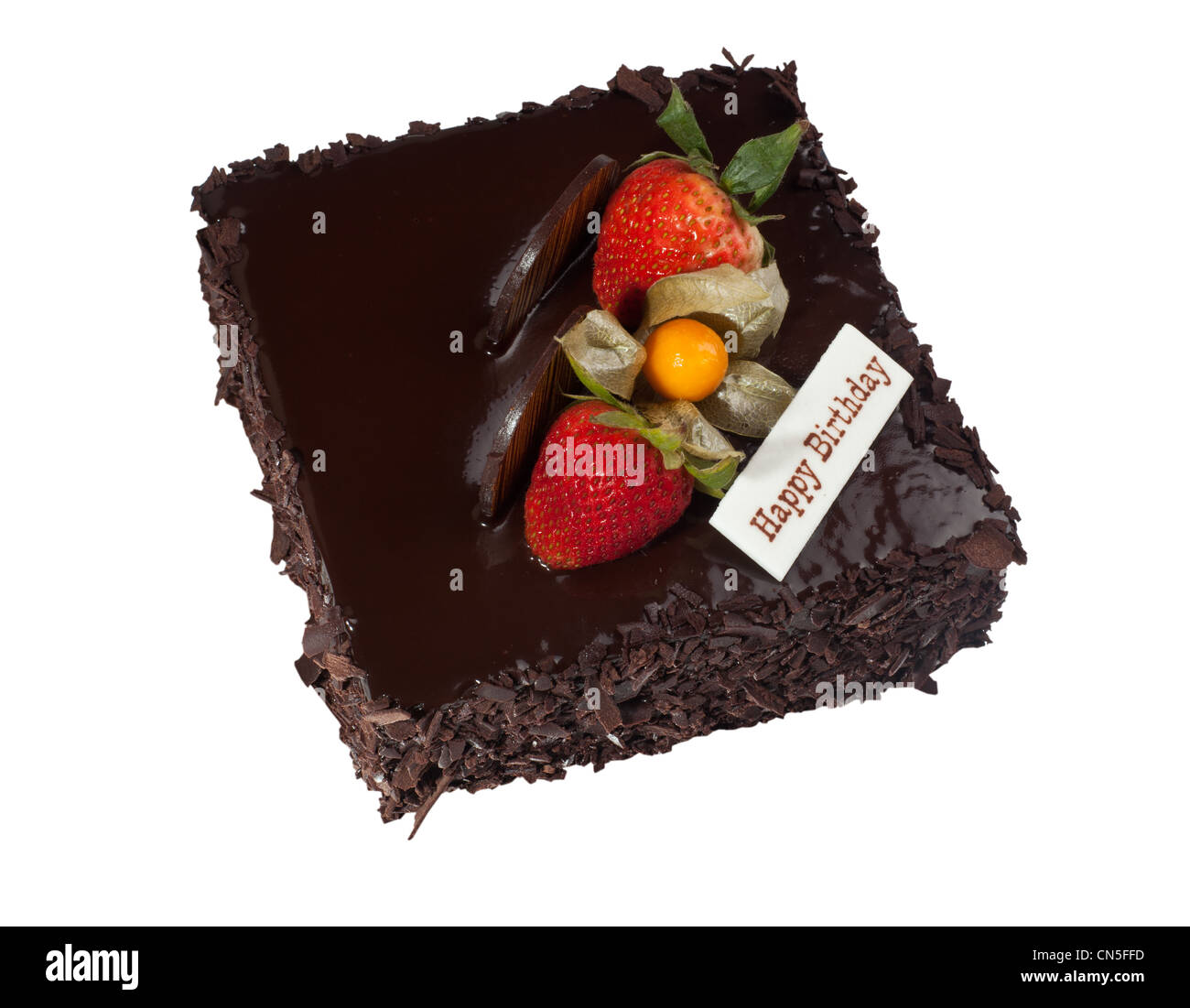 Schokolade Torte mit Erdbeer-Topping isoliert auf weißem Hintergrund Stockfoto