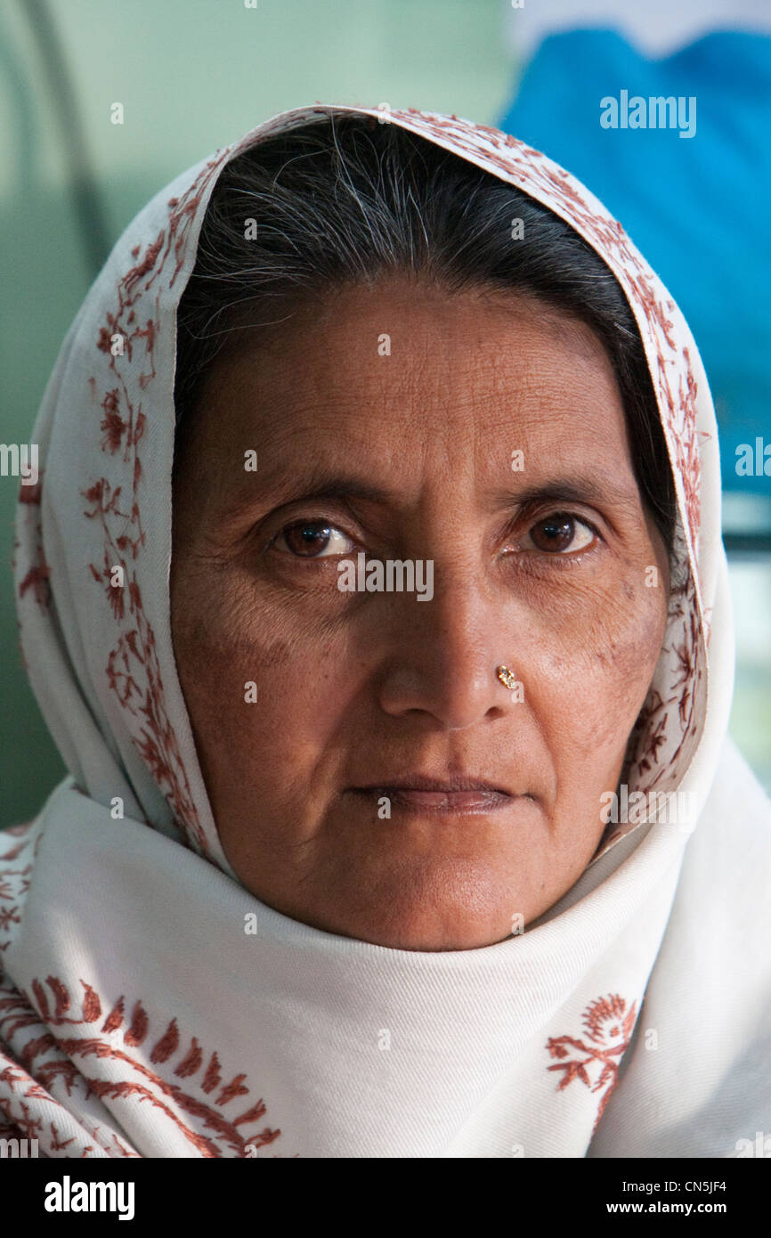 Dehradun, Indien. Porträt einer muslimischen Frau, mit Nase-Pin. Stockfoto