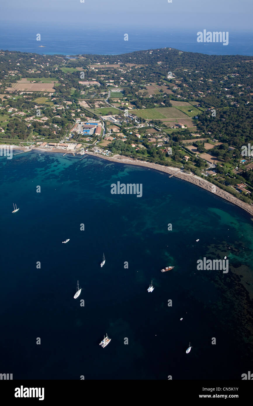 Frankreich, Var, St Tropez, die Bucht von Canebiers, Villa mit Pool am Meer, die Estagnet (Luftbild) Stockfoto