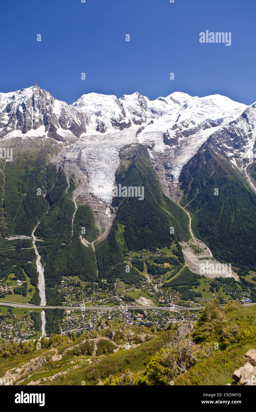 Frankreich, Haute Savoie Chamonix Mont Blanc, Massif des Aiguilles Rouges, Panorama von der Hütte Bel Lachat (2276m) in der Stockfoto