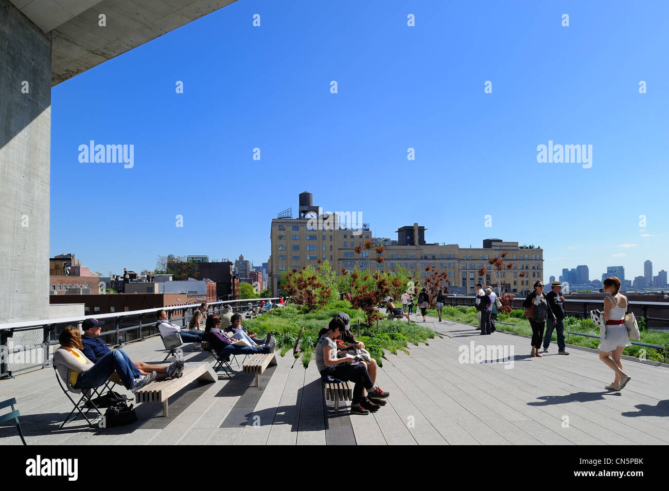 Vereinigte Staaten, New York City, Manhattan, Meatpacking District (Gansevoort Market), die High Line ist ein Park errichtet auf einem Abschnitt Stockfoto