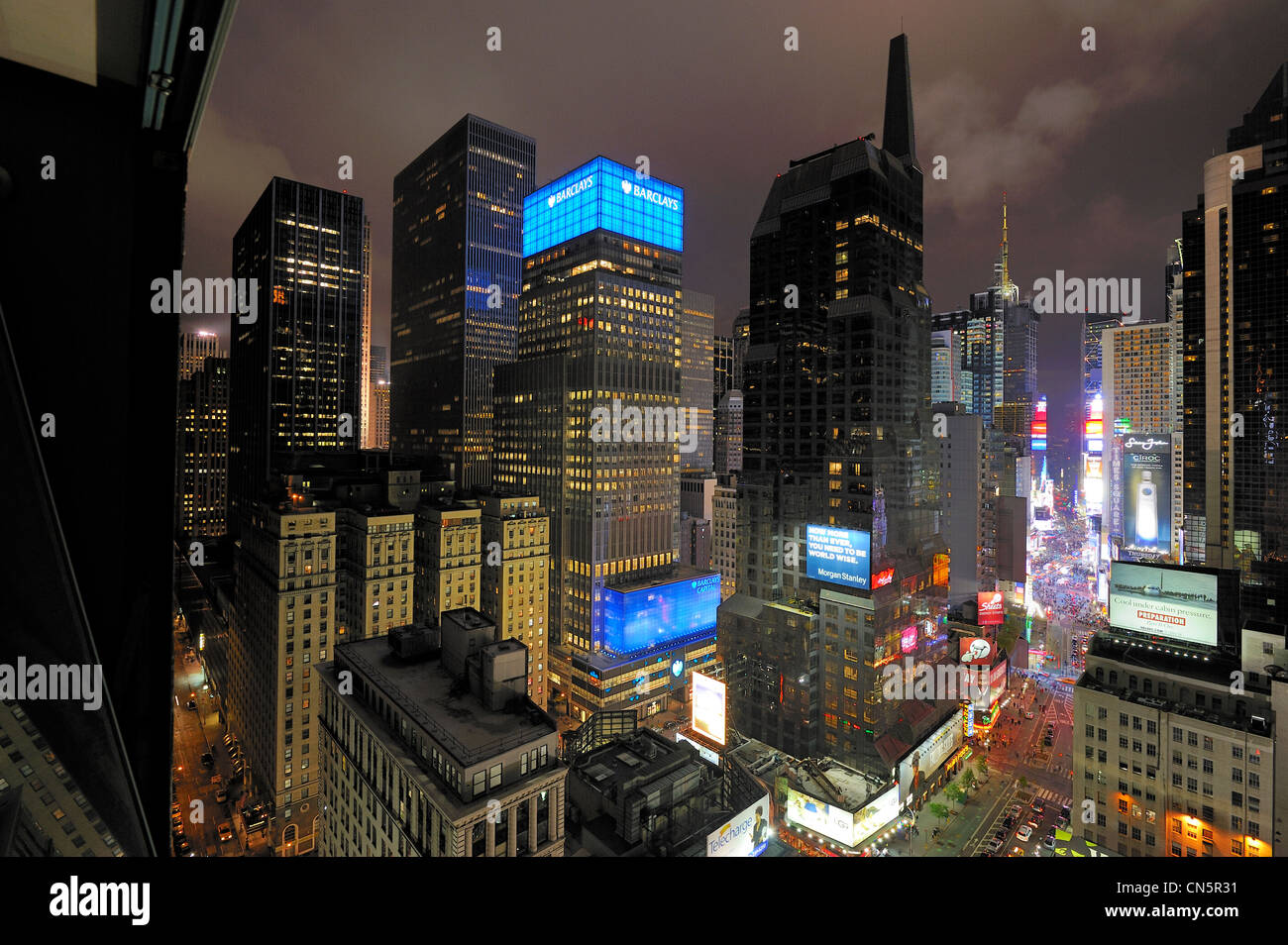 USA, New York City, Manhattan, 50th Street und Broadway Richtung Times Square Stockfoto