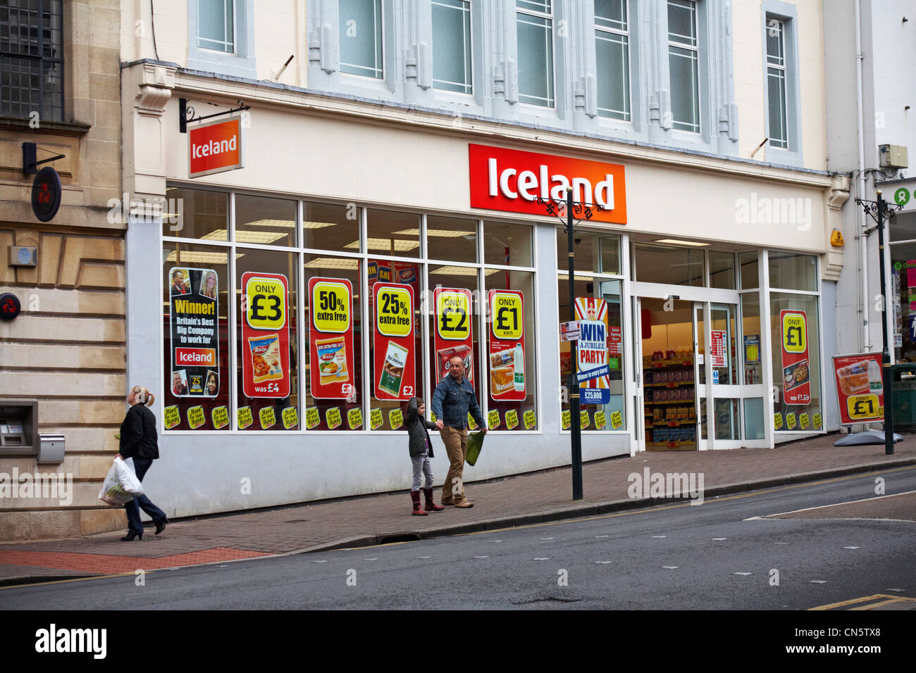 Island Store in Great Malvern, Worcestershire UK im April Stockfoto