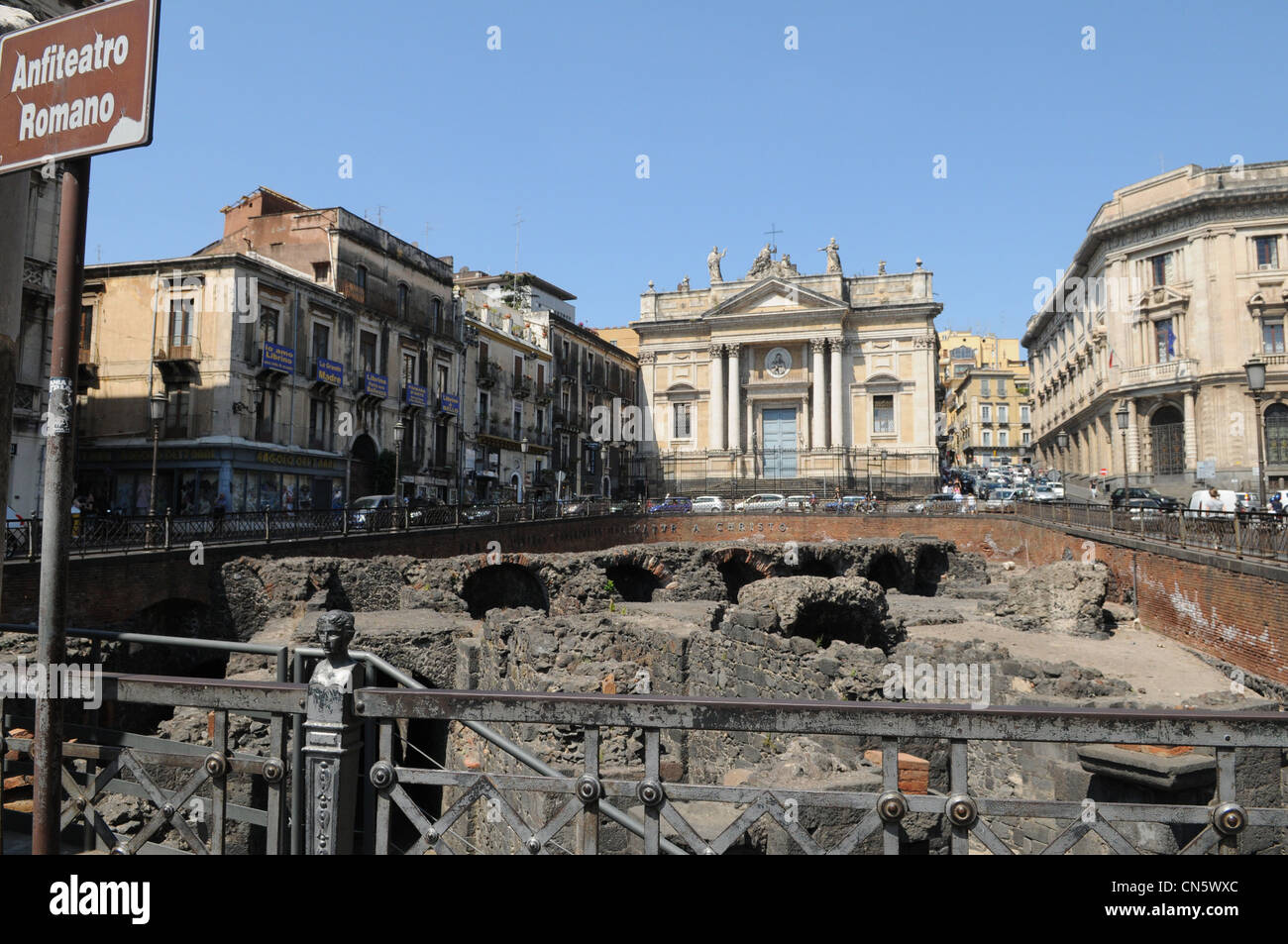 Antike römische Amphitheater, Catania, Sizilien, Italien Stockfoto