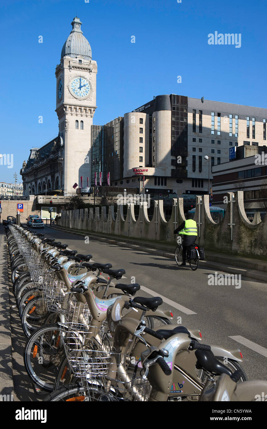 Frankreich, Paris, Fahrradverleih frei Availble am Gare de Lyon Stockfoto