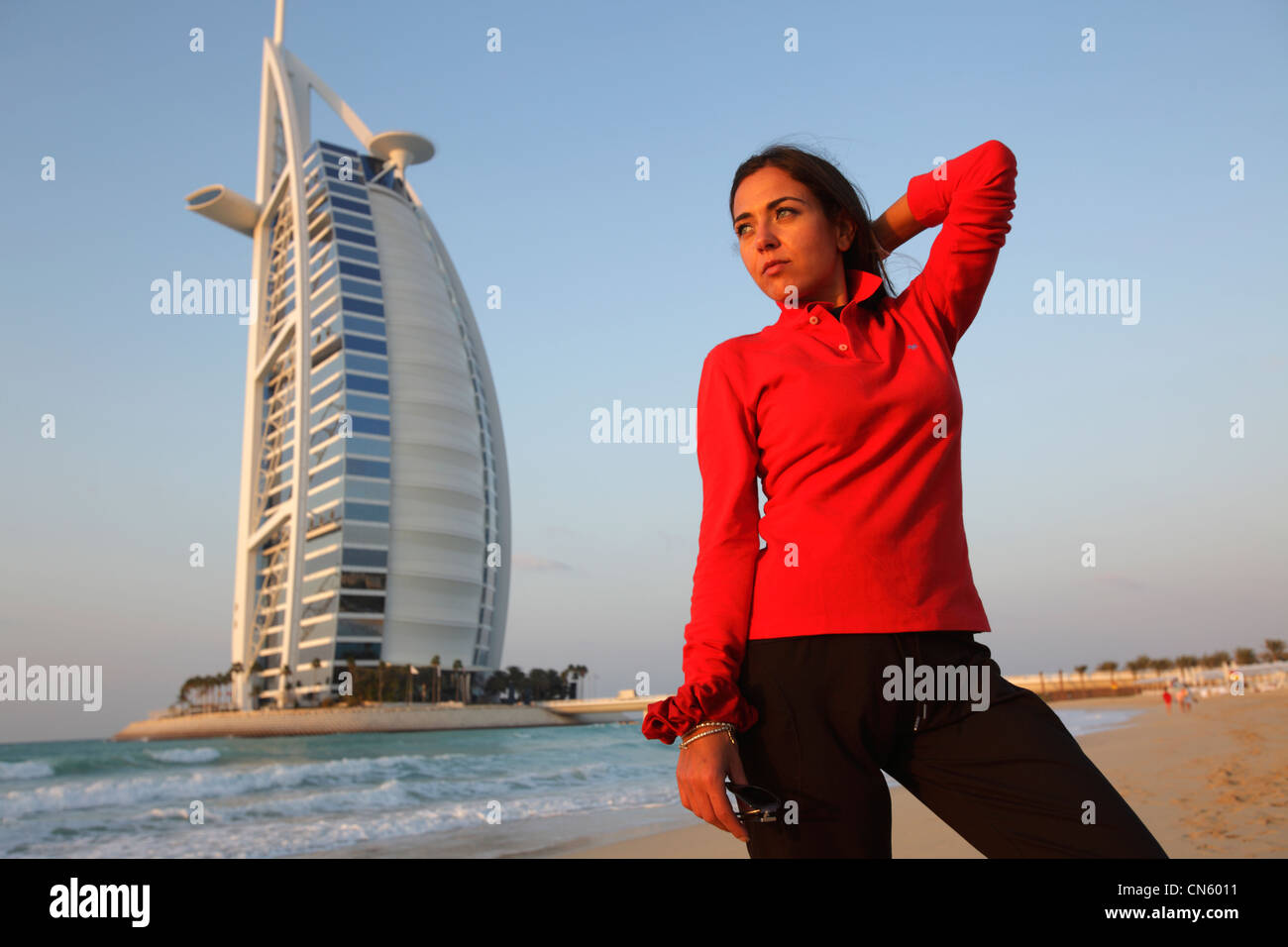 Dubai Beach Woman Stockfotos und bilder Kaufen Alamy