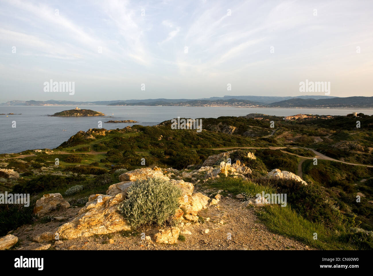 Sehen Sie Frankreich, Var, Île des Embiez, auf der Ile du Grand Rouveau, die Insel und der Leuchtturm Stockfoto