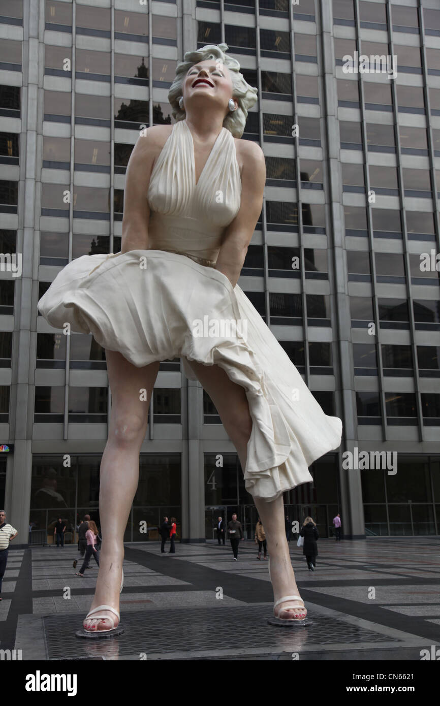 Riesige Statue von Marilyn Monroe in Chicago, Illinois USA Usa Vereinigte Staaten von Amerika Schauspielerin Hollywood Celebrity Filme weiß Dr. Stockfoto