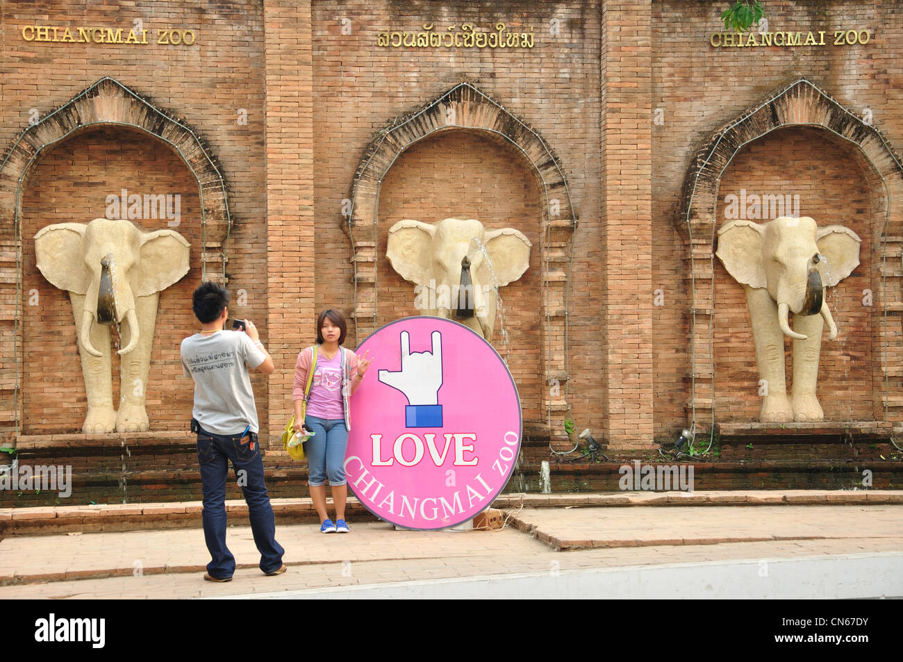 Fotostandort in der Nähe von Eingang der Zoo von Chiang Mai, Chiang Mai, Provinz Chiang Mai, Thailand Stockfoto