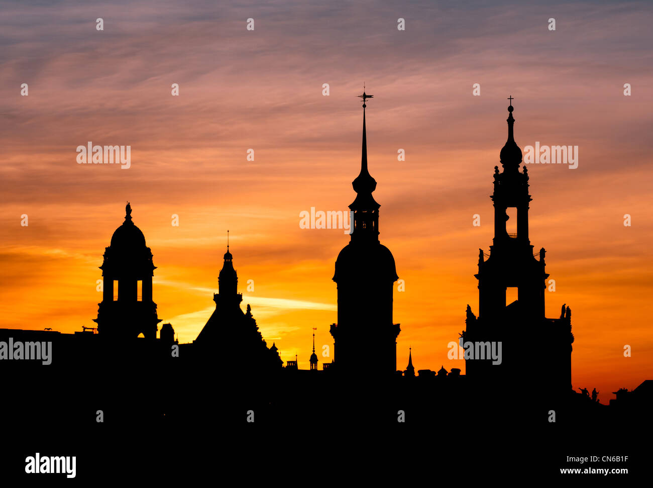 Blick auf Sonnenuntergang über die Türme der Dresden Stockfoto