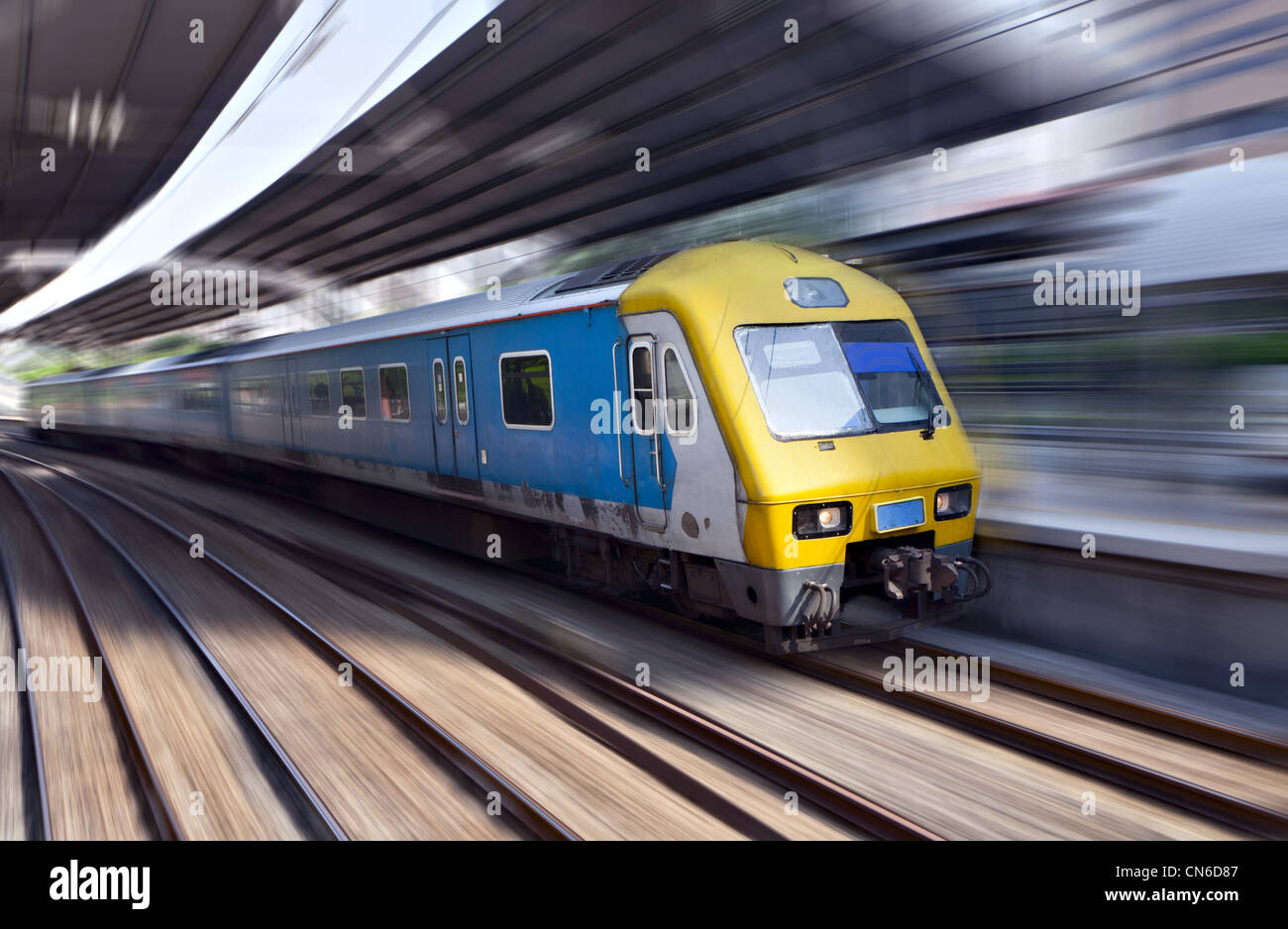 High-Speed-Zug in Bewegung, Kuala Lumpur, Malaysia Stockfoto