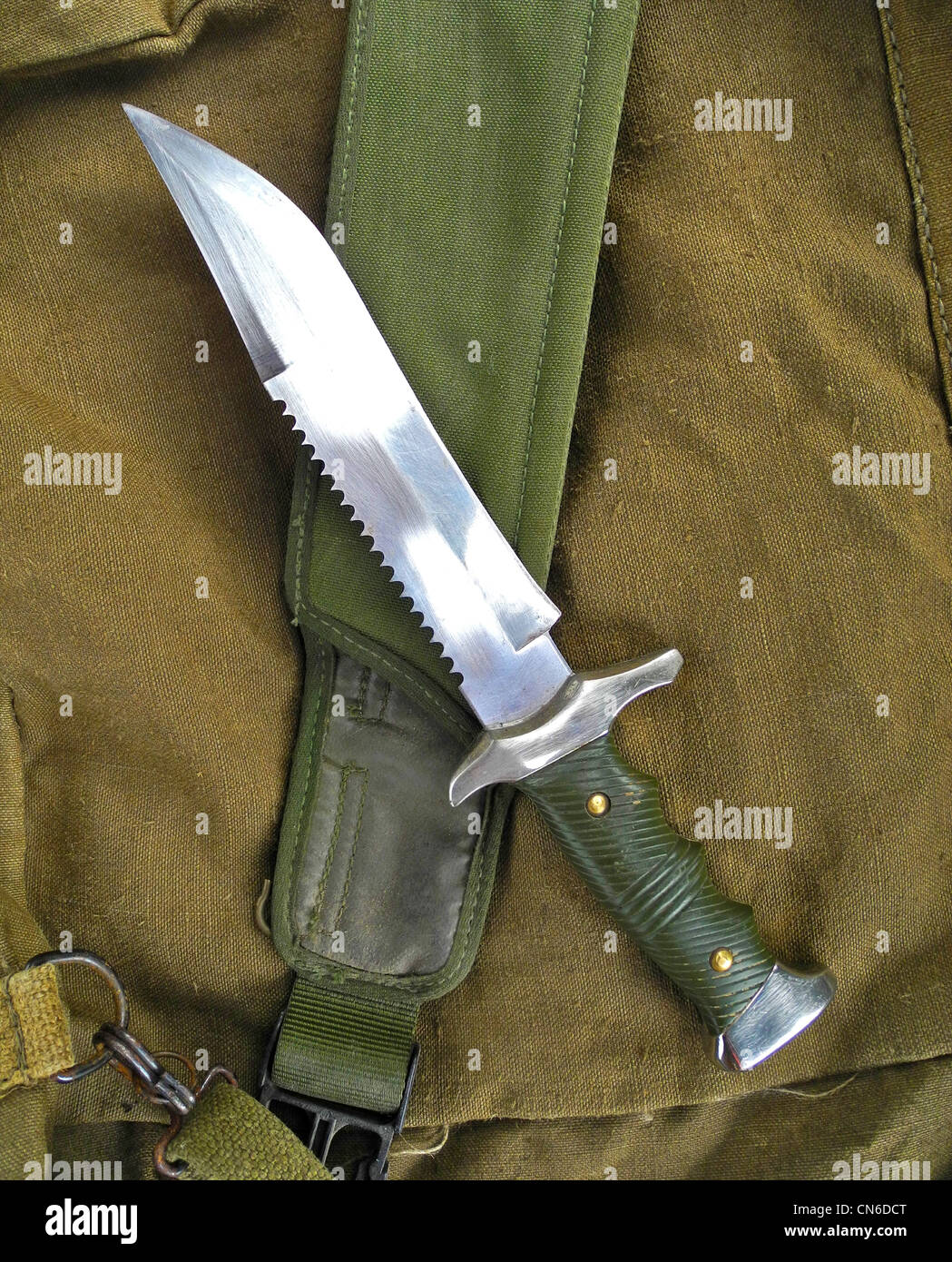 Eine militärische Kampfmesser als Waffe im Nahkampf eingesetzt. Stockfoto