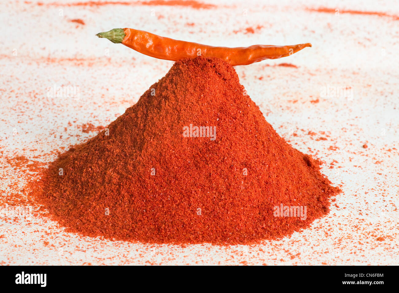 Ein Haufen von Chili Gewürz mit Chili rot trocken pod Stockfoto