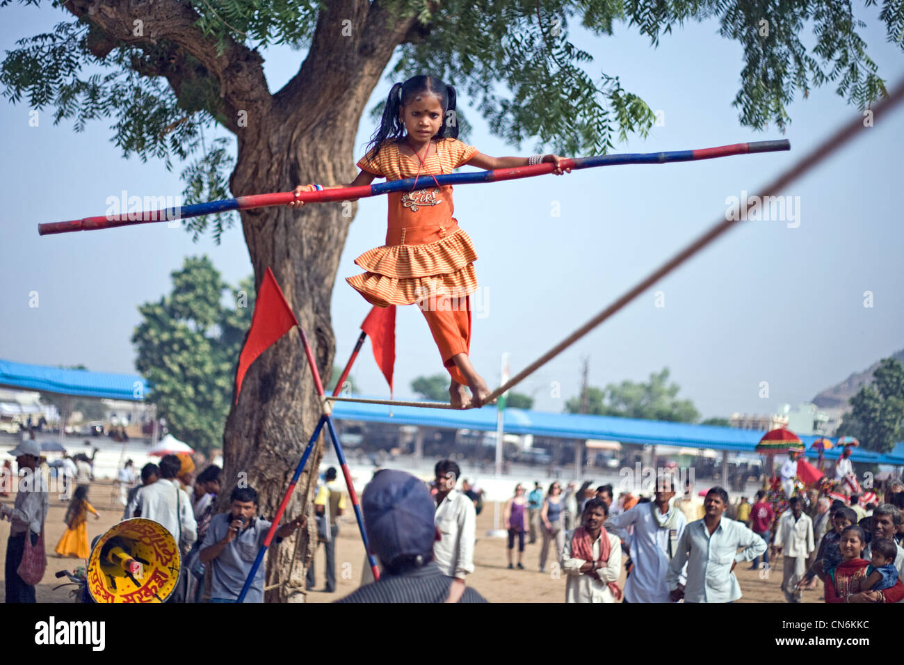 Gypsy-Akrobaten während Camel fair in Pushkar, Indien Stockfoto