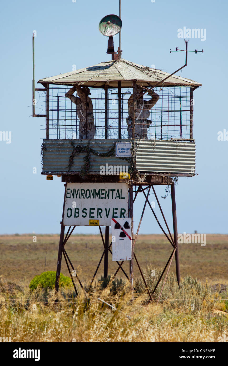 Skurrile Protest Strukturen. Anti giftige Deponien an zwei Brunnen. South Australia. Stockfoto