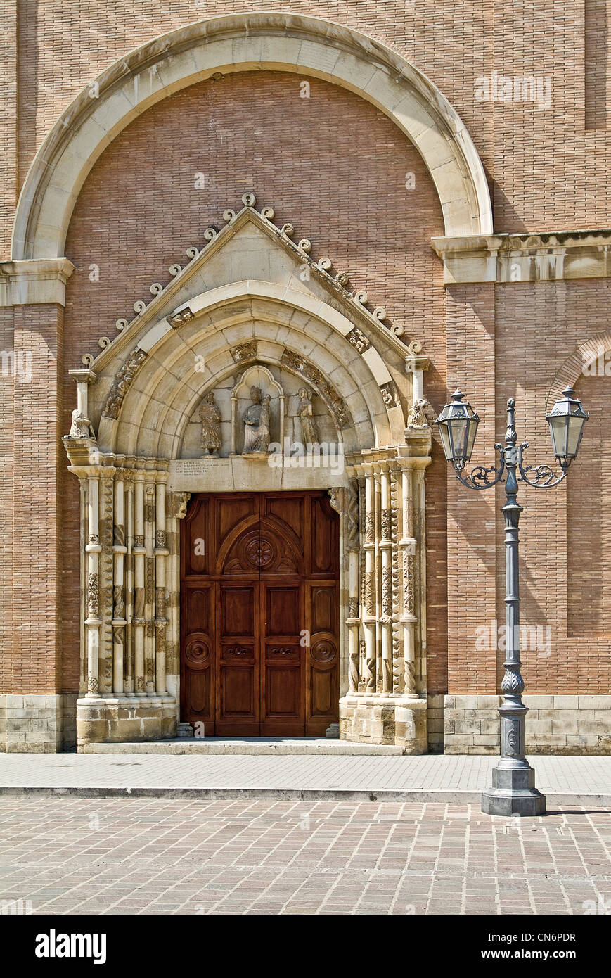 Europa Italien Abruzzen Provinz von Pescara Ortona Kathedrale Portal Stockfoto