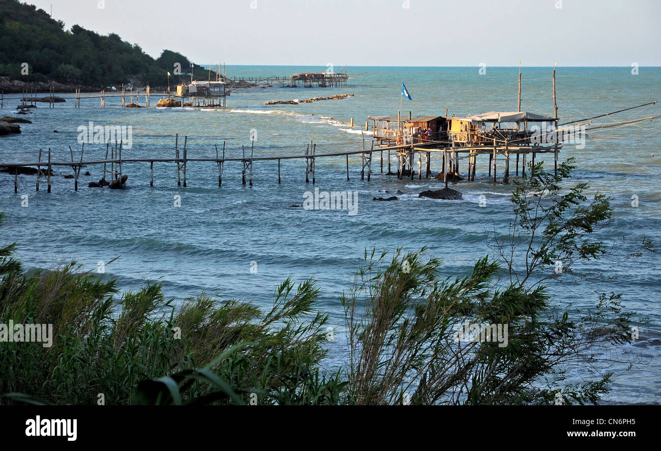 Europa Italien, Abruzzen, Küste der Adria Trabocchi am Meer, zwischen Pescara und Vasto Stockfoto