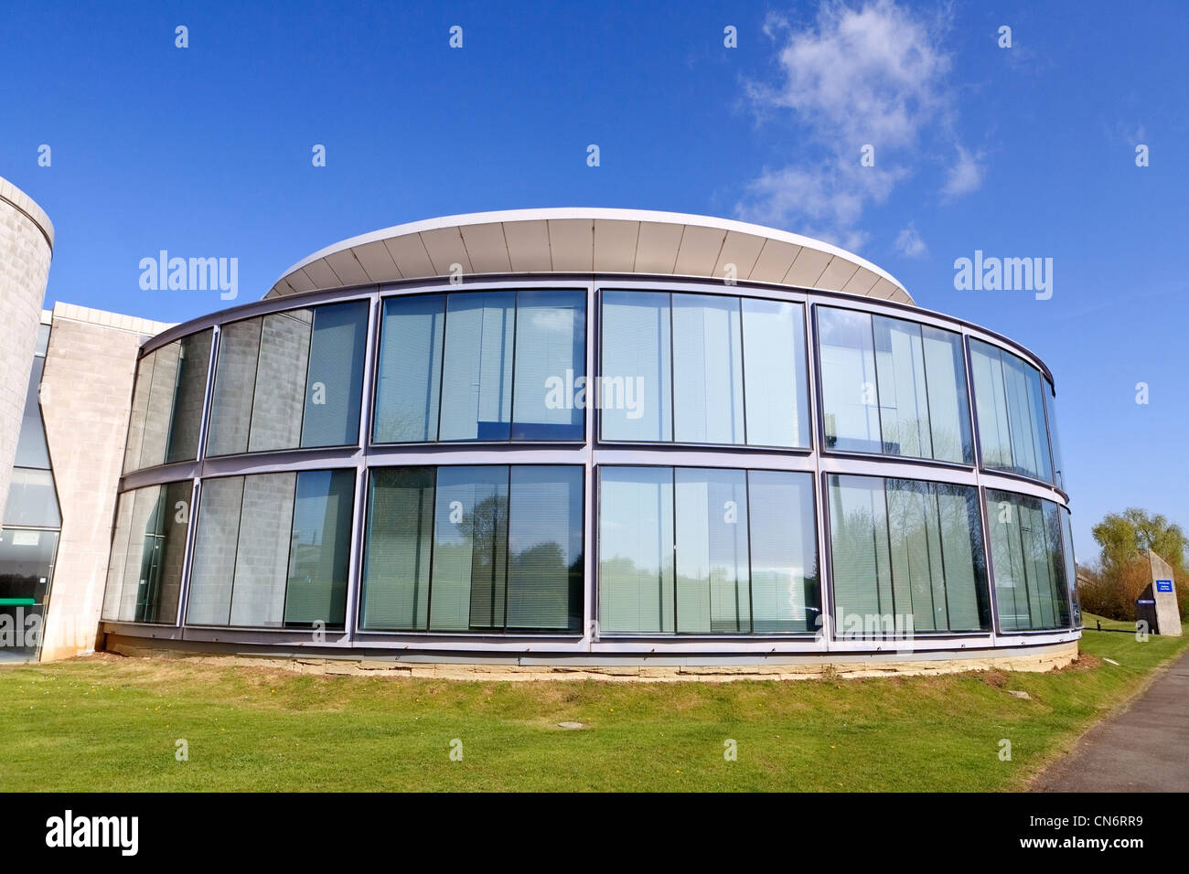 Kreisförmige Glasbau in Swindon UK Stockfoto