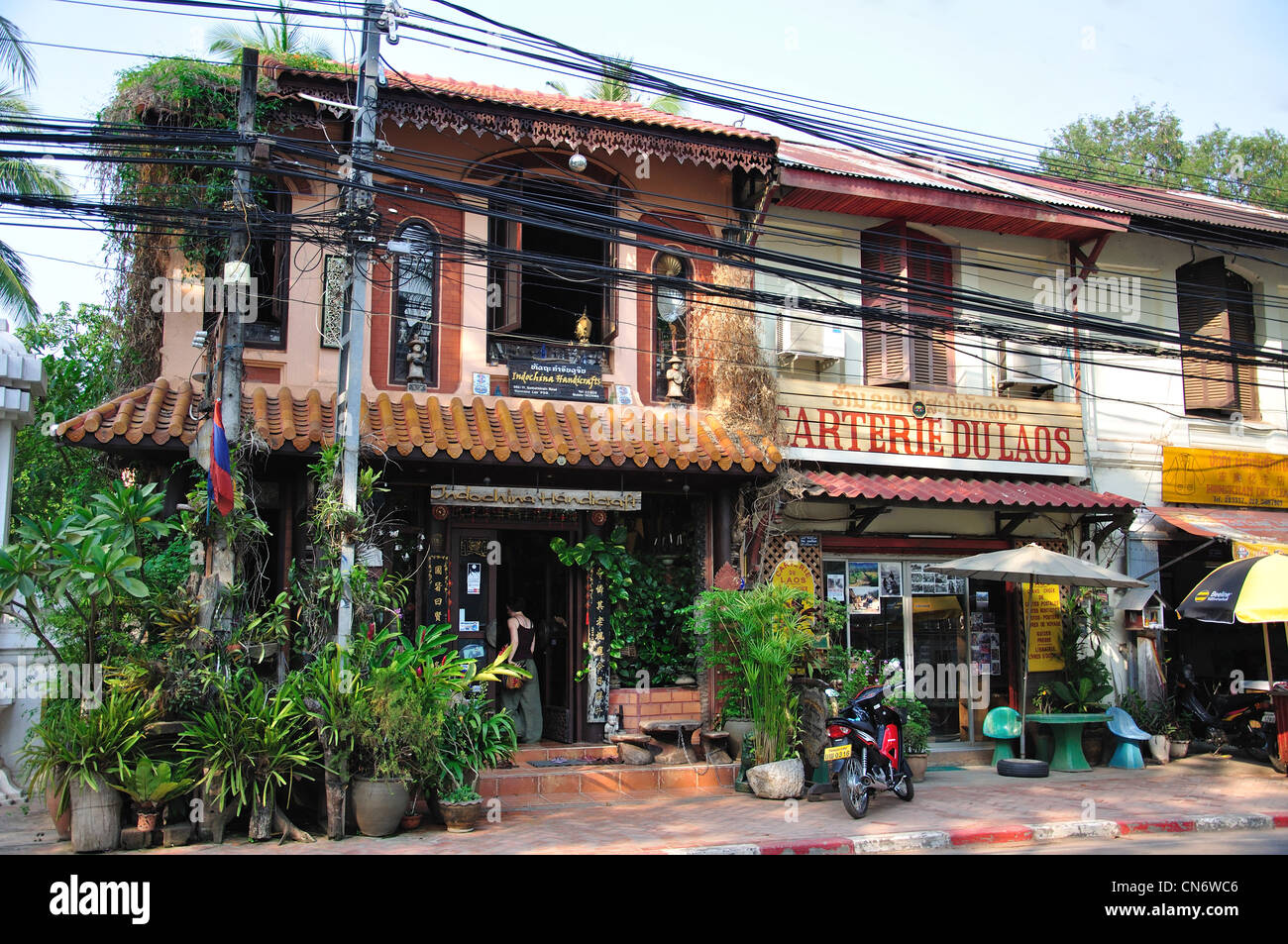 Indochina Handwerksladen in Gebäude, Chanthaburi District, Vientiane, Vientiane Präfektur, Laos Lao-französischer Stil Stockfoto