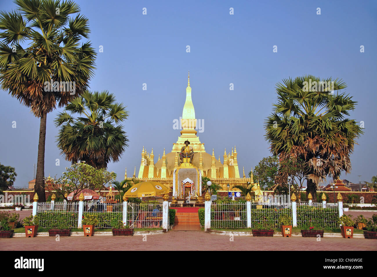 Gold-bedeckten buddhistischen Stupa von Pha, die Luang, Ban Nongbone, Vientiane, Präfektur Vientiane, Laos Stockfoto