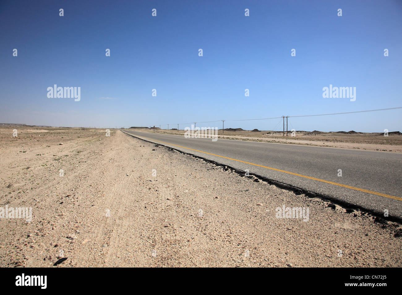 Einsame Straße Durch Das "Leere Viertel", Ar-Rub al-Khali, Oman Stockfoto