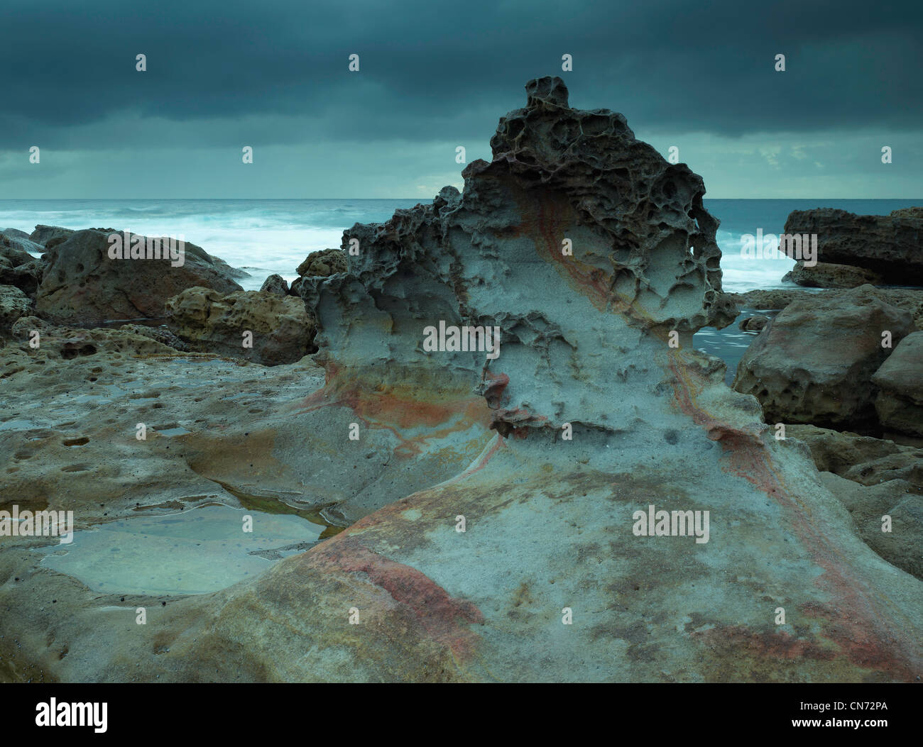 Sandsteinsäule Elementen geprägt.  Booderee Nationalpark, New South Wales Australien Stockfoto