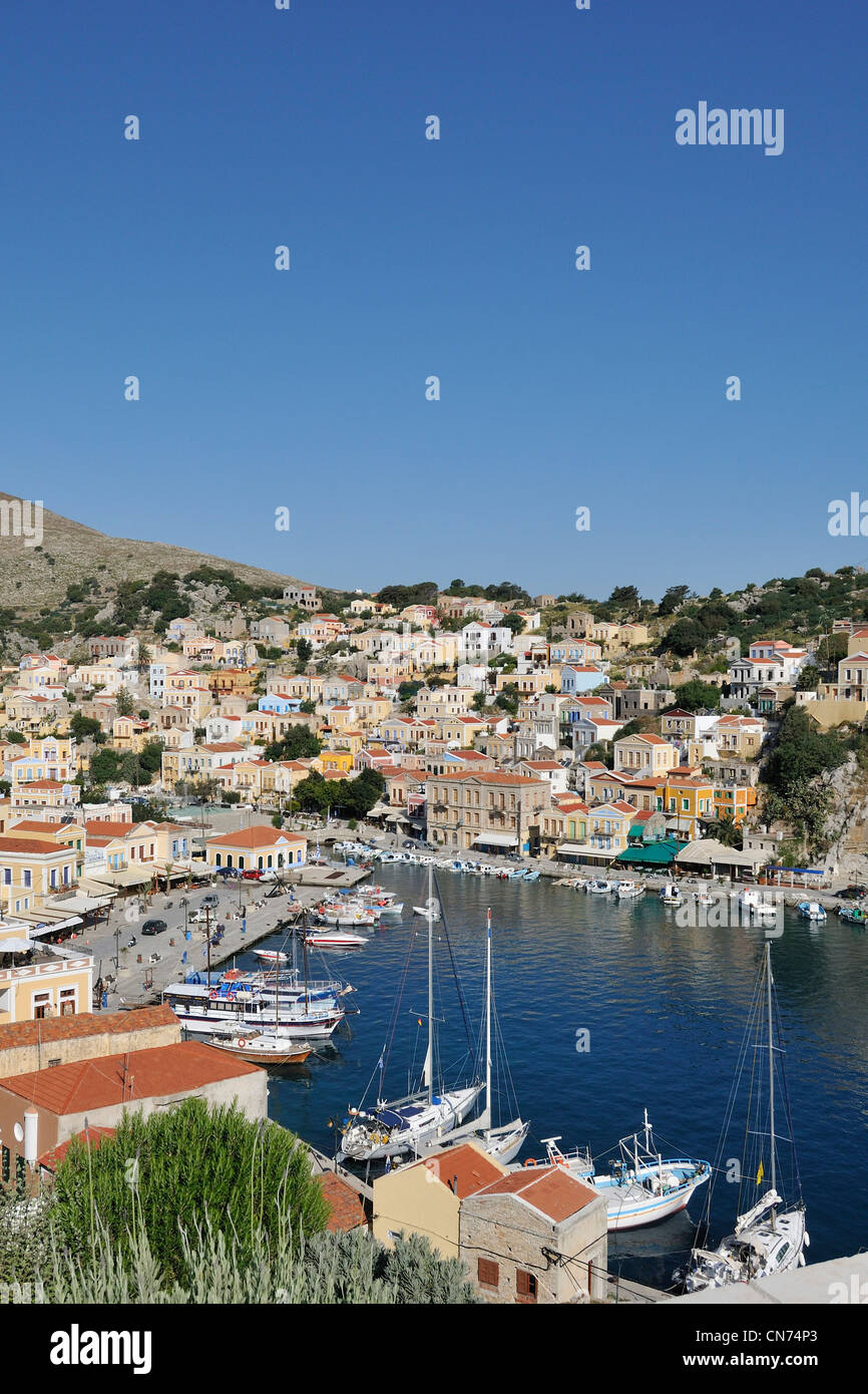 Symi. Dodekanes-Inseln. Griechenland. Hafen von Gialos. Stockfoto