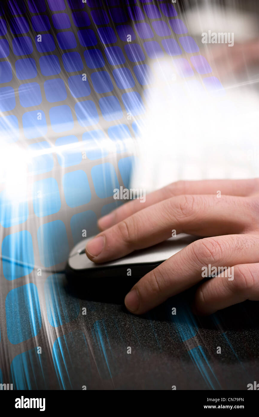 Montage aus einer Hand mit einer Computer-Maus mit High-Tech-digitale Effekte im Hintergrund. Stockfoto