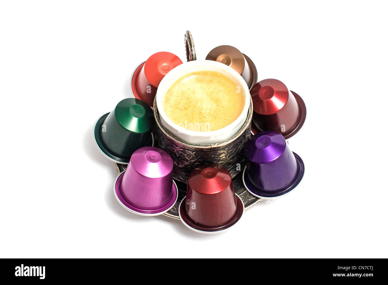 leckeren Kaffeekapseln um Kaffeetasse Stockfoto