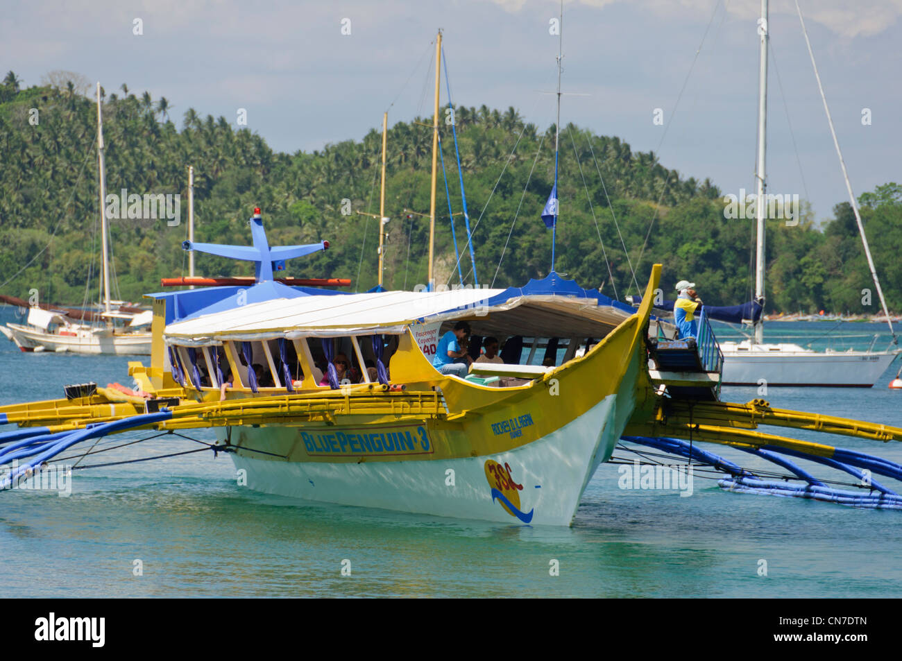 Banka Boote Yacht Schiffe Segelboote Passagiere Puerto Galera Bay Yacht
