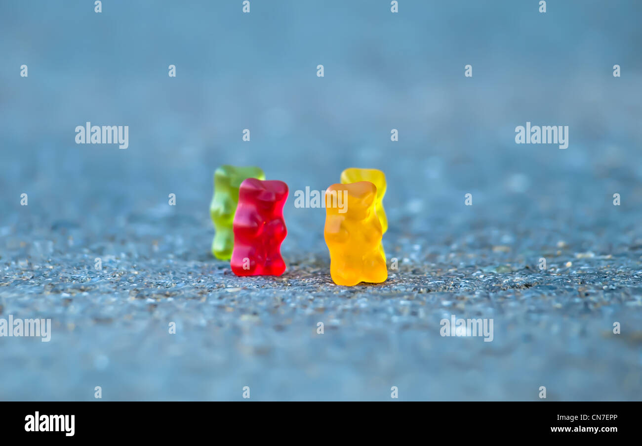 Haribo Gummibärchen auf dem Boden. Stockfoto
