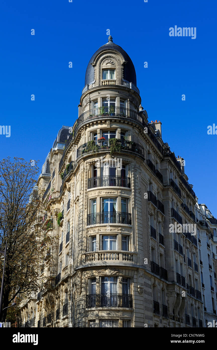 Frankreich, Paris, Haussmann-Stil Gebäude der Rue Manin neben dem Park Buttes Chaumont Stockfoto