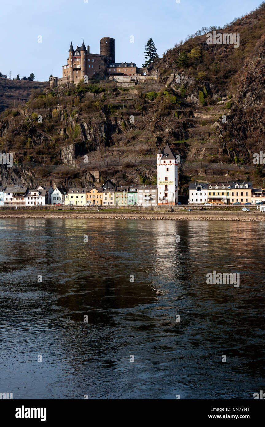 St. Goarshausen Rhein und Burg Katz in der UNESCO aufgeführt "Oberes Mittelrheintal", Rheinland-Pfalz, Deutschland. Stockfoto