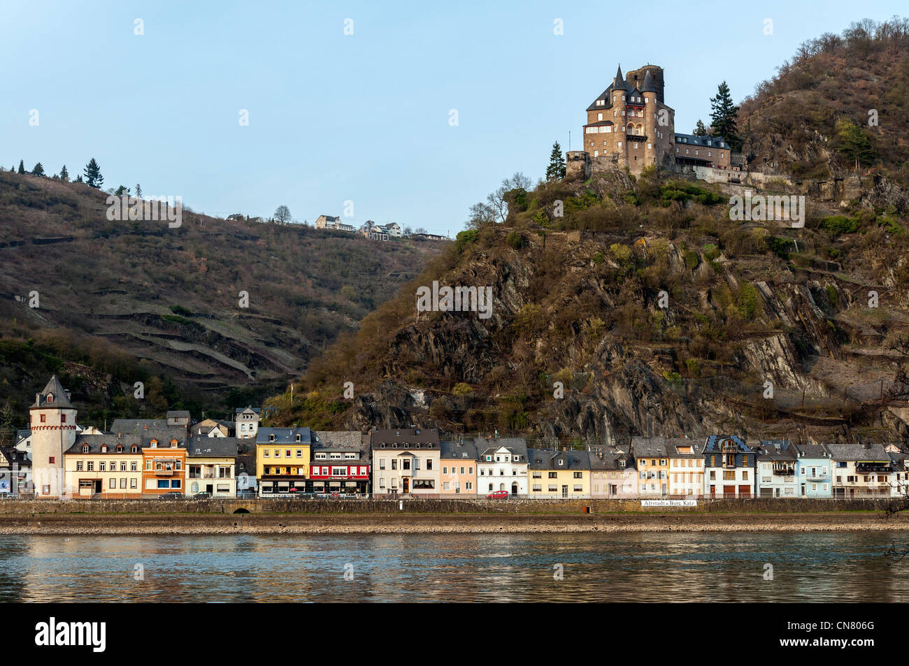 St. Goarshausen Rhein und Burg Katz in der UNESCO aufgeführt "Oberes Mittelrheintal", Rheinland-Pfalz, Deutschland. Stockfoto