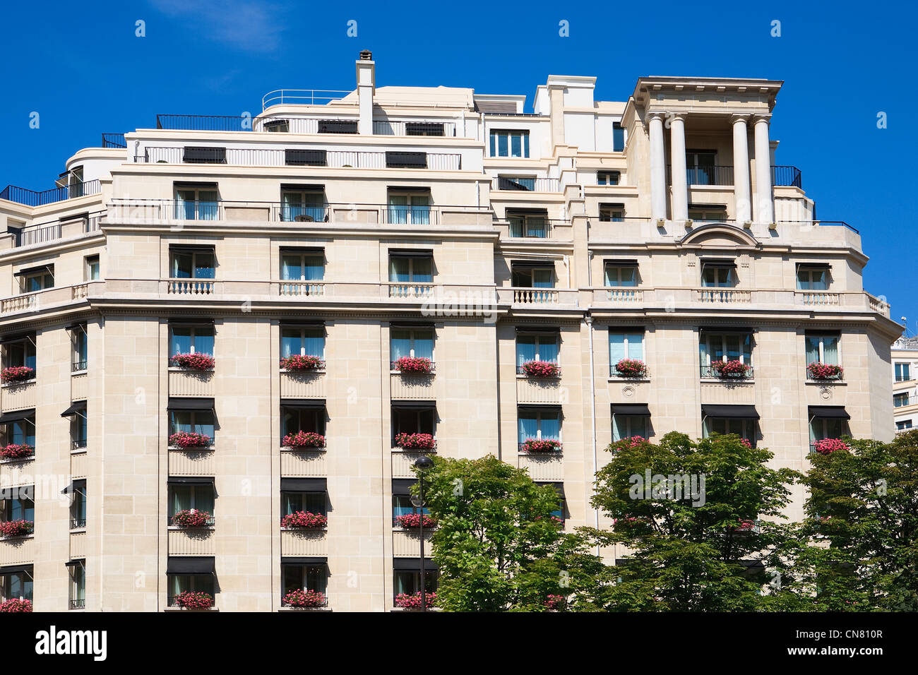 Frankreich, Paris, Triangle d ' or Distrikt, Fassade des Hotel Goerges V befindet sich Avenue Georges V Stockfoto Frankreich, Paris, Triangle d ' or Distrikt, Fassade des Hotel Goerges V befindet sich Avenue Georges V Stockfoto
