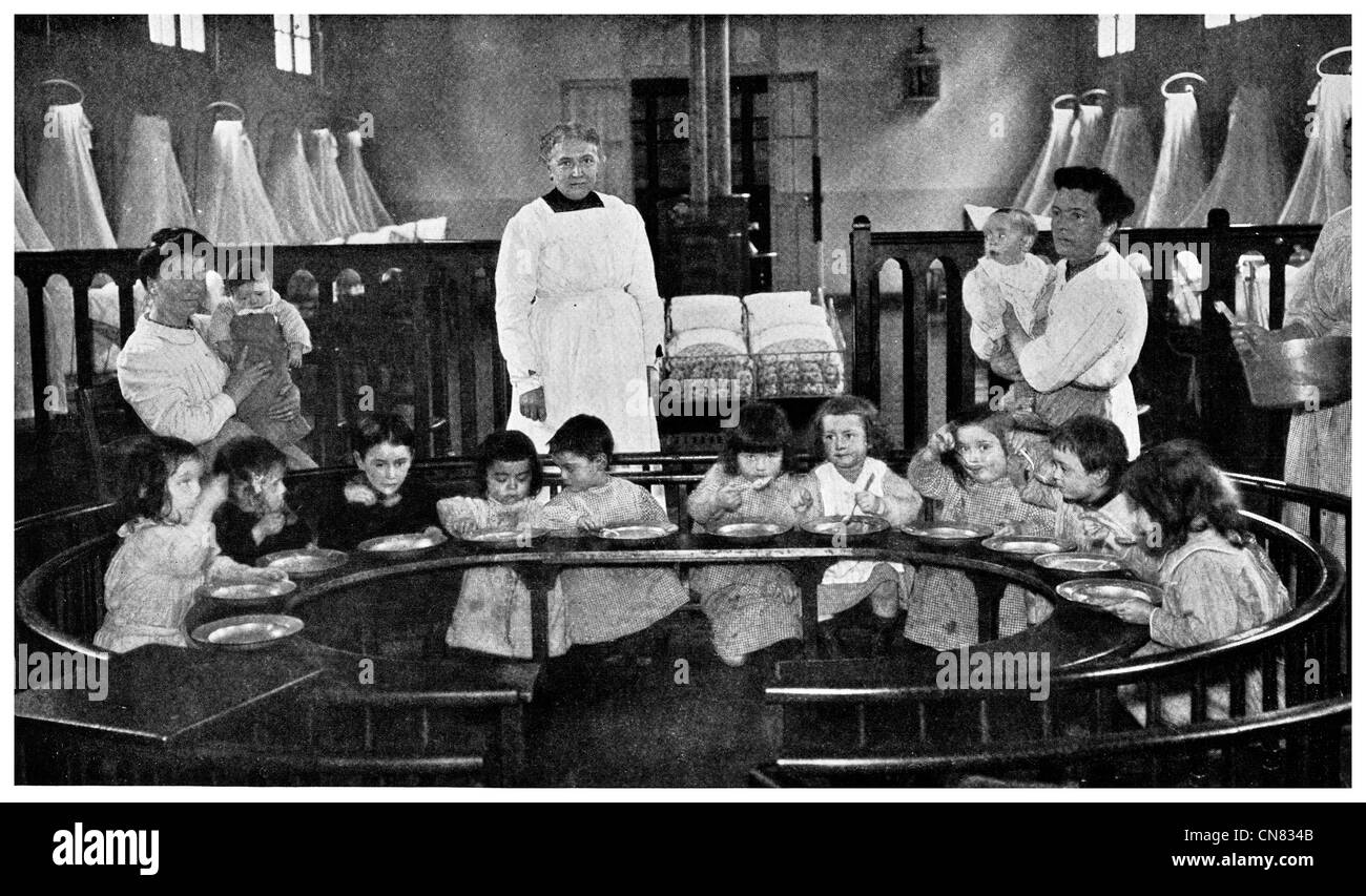1917 Abendessen Zeit Kinder Ville D'Array nach Hause Stockfoto